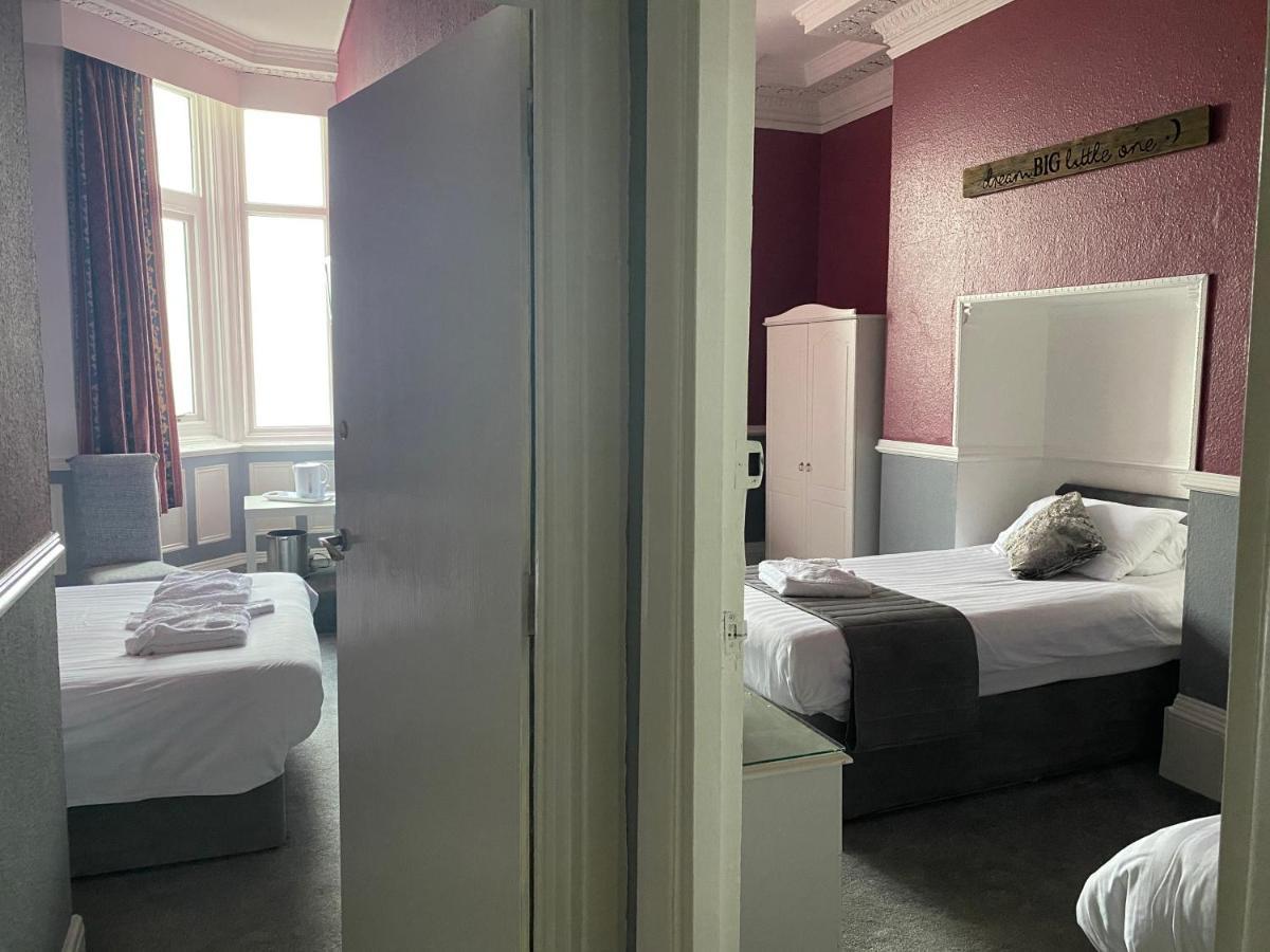 Catania Hotel Scarborough Room photo